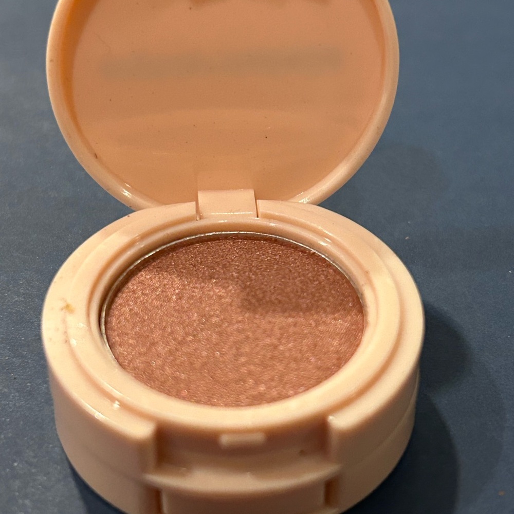 Cream Eyeshadow - Picture 4 of 5